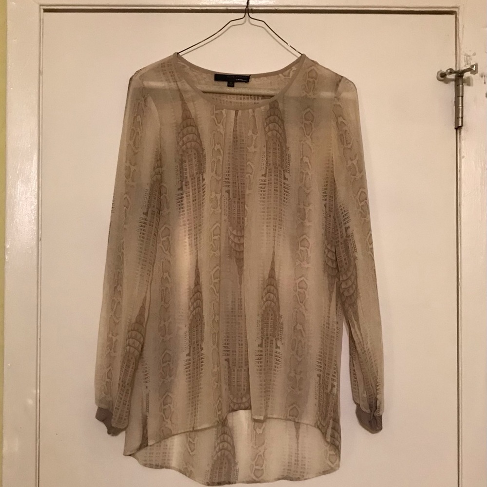 🌅Empire State Building print poly chiffon blouse with round neck and knit cuff